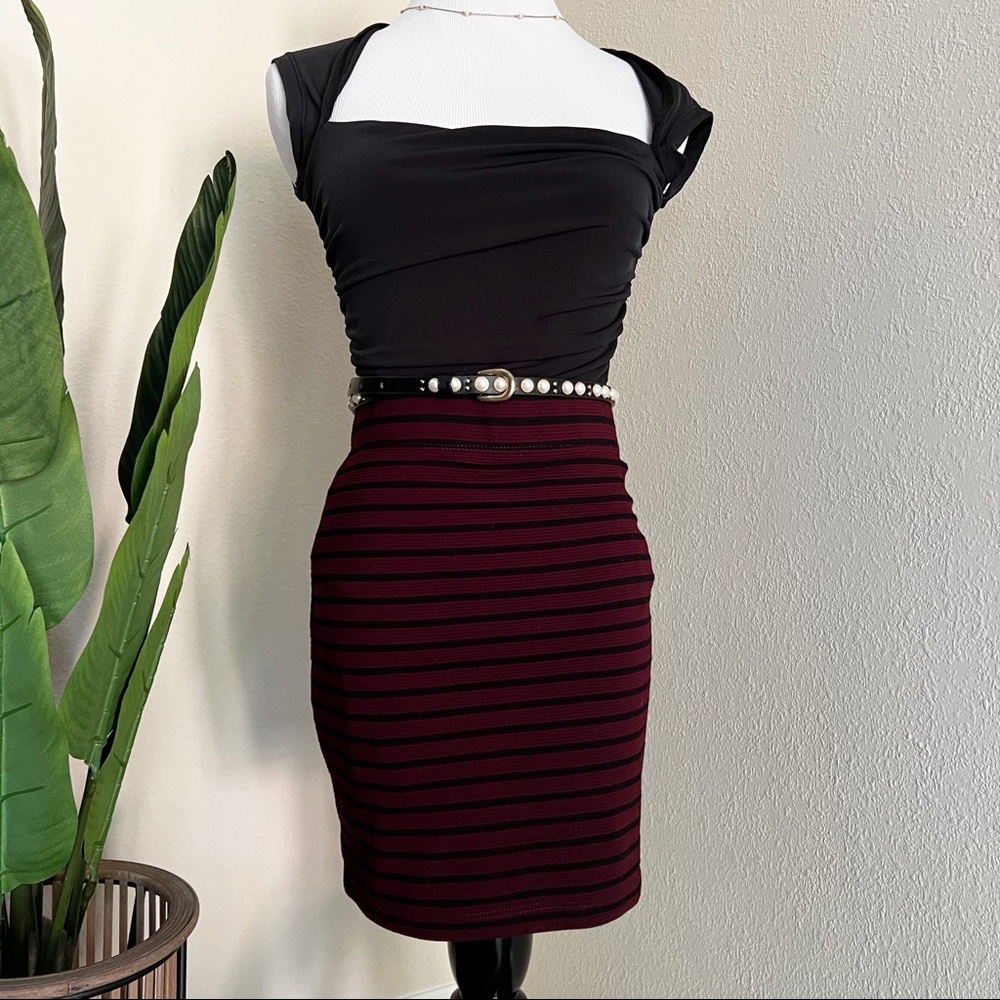 Forever 21 Burgundy Striped Mini Pencil Skirt Size Small